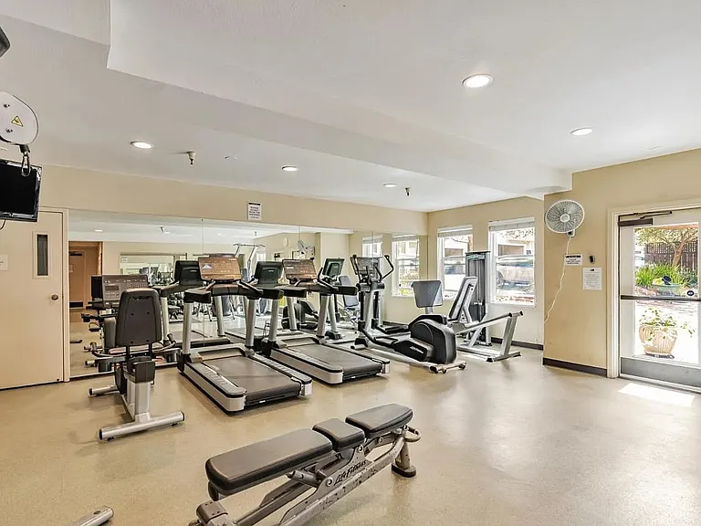 421 Northlake Dr #C-05 — Photo 5