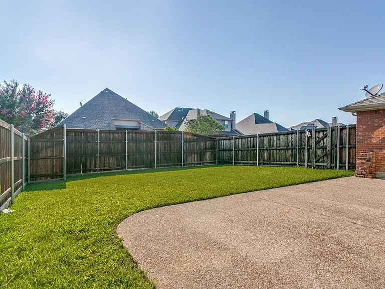 412 S Hampton Ct — Photo 19