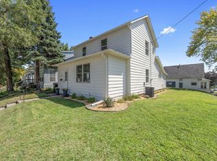 516 W 8th St, Muscatine, IA 52761
