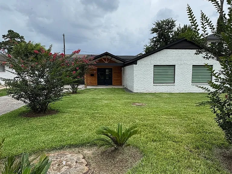 10042 Westview Dr — Photo 16