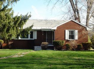 8 Belle Ave, Latham, NY 12110