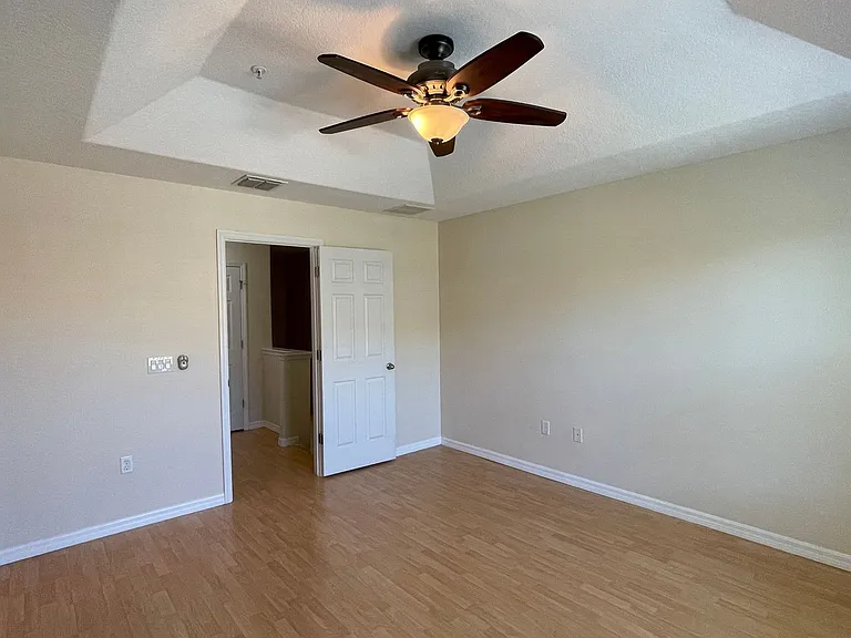 9484 Strongbark Ln — Photo 21