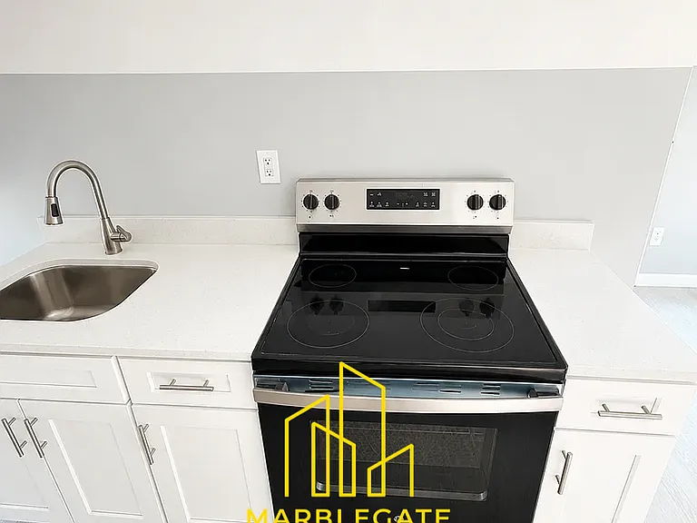 899 S 19th St #33 — Photo 1