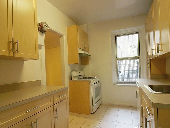 4th image of 217 Haven Ave APT 1F