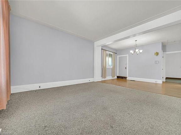 4th image of 141 Samuel St