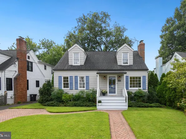 5712 4th St S, Arlington, VA 22204