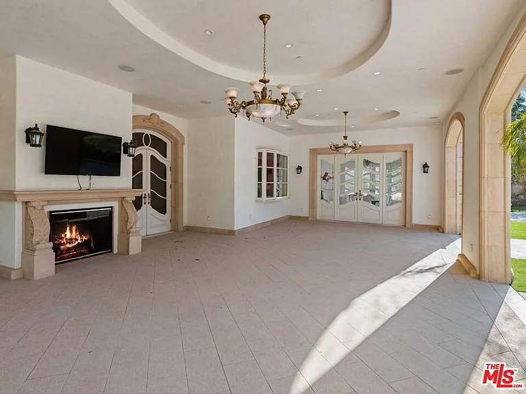 901 N Alpine Dr — Photo 9