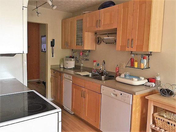 Kitchen-sharing area
