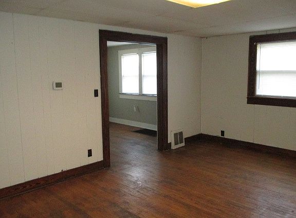 2nd image of 829 S 27th St #1