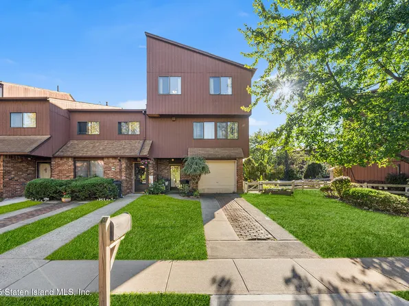 164 Stonegate Dr, Staten Island, NY 10304