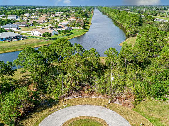 3rd image of 4035 SW Kidd Court