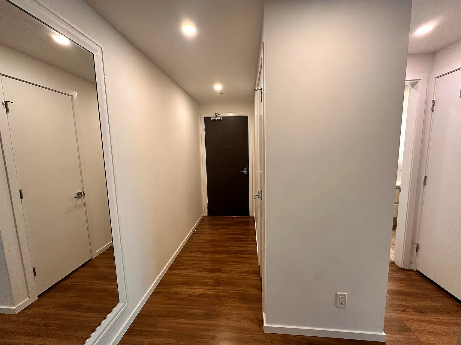 1 bed, 750 sqft, $2,500 — Photo 3