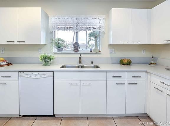 5th image of 11052 NW 53rd Ln