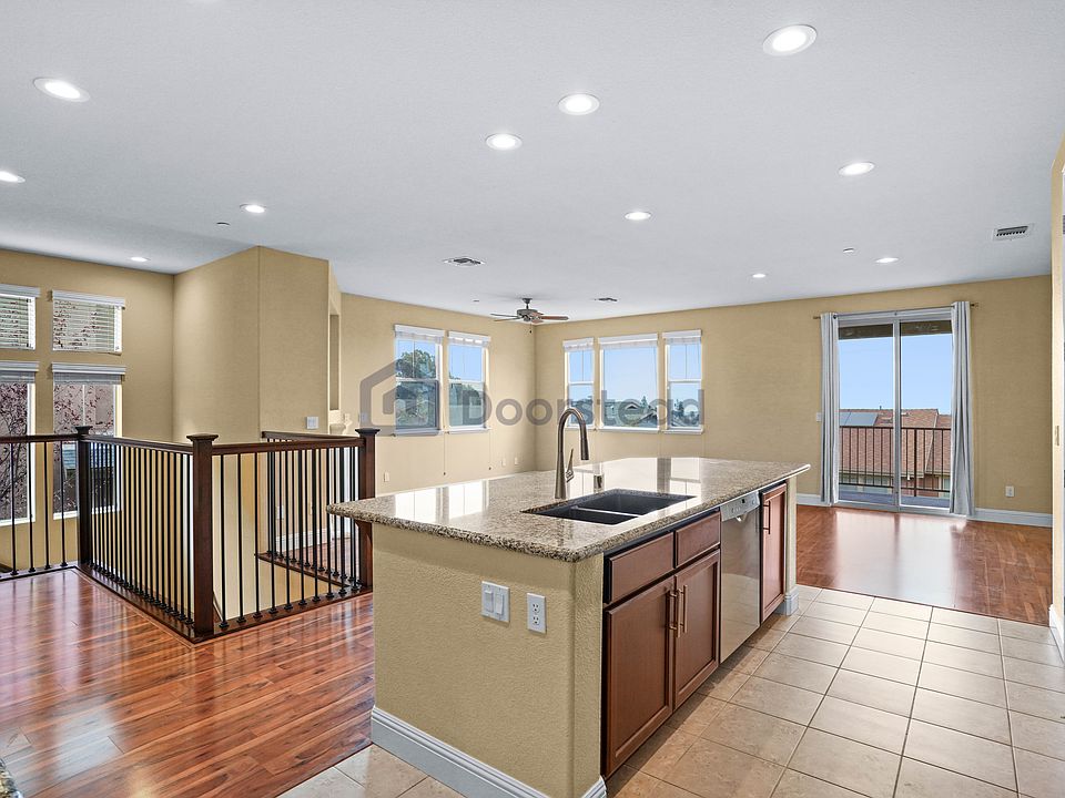 1st image of 6491 Bayview Dr