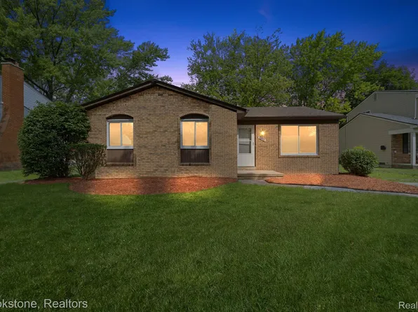 8893 Cologne Dr, Sterling Heights, MI 48314
