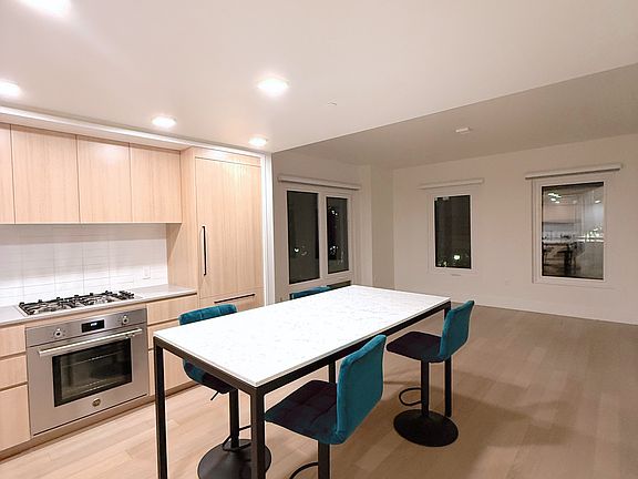 Kitchen and dining room table (which can be included with the unit or not)