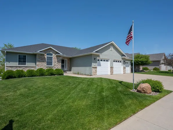 855 12th St NW, Byron, MN 55920