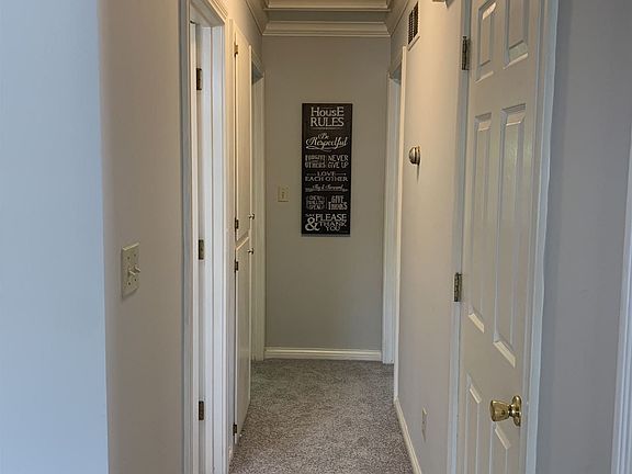5th image of 15 S Villa Dr