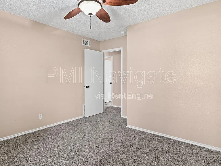 4606 Crested Land — Photo 14