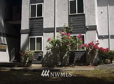 1st image of 14022 Juanita Drive NE #C1