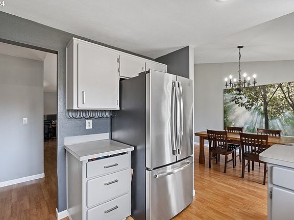 5th image of 15814 SE 4th St