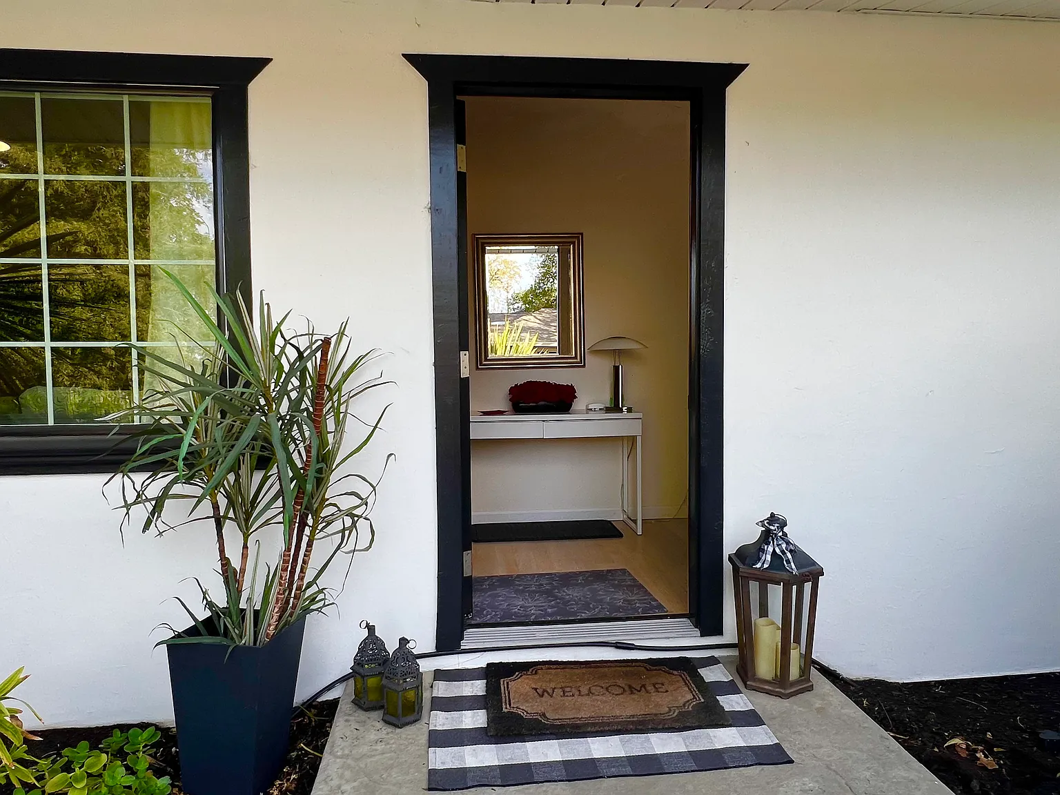 Studio, 610 sqft, $2,400 — Photo 2