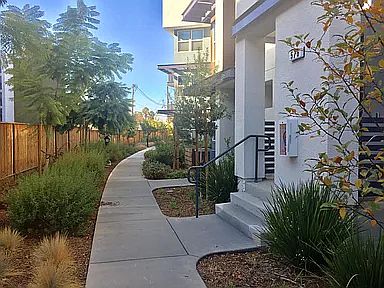 1st image of 578 Clover Cir