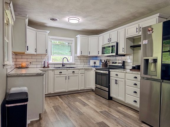 3rd image of 260 Rolling Hills Dr