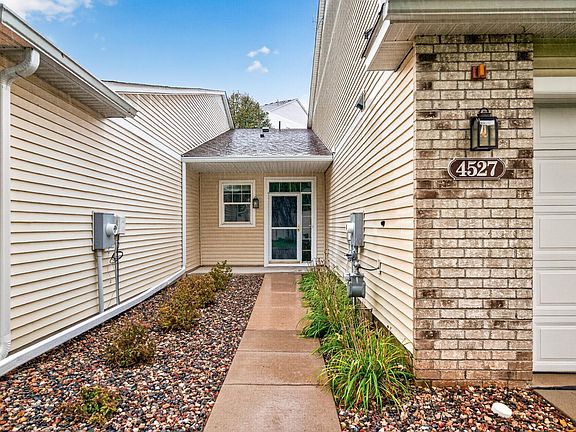 3rd image of 4527 Bloomberg Ln