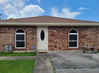 3604 Pakenham Dr, Chalmette, LA 70043