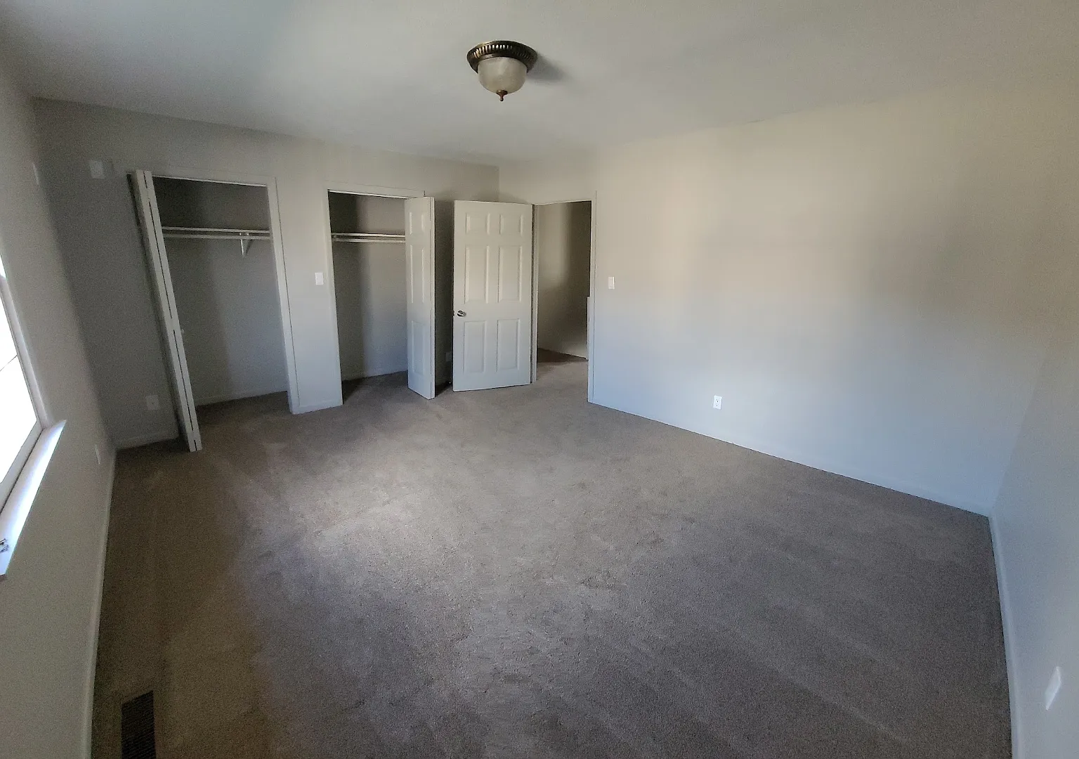 2 bed, 1.5 bath, 1200 sqft, $1,295 — Photo 4