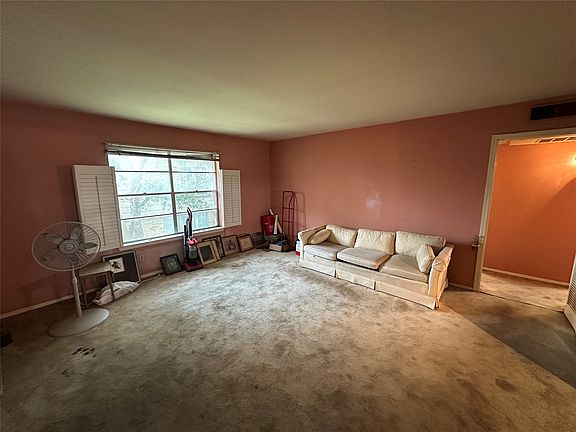 4th image of 7939 Royal Ln APT 225