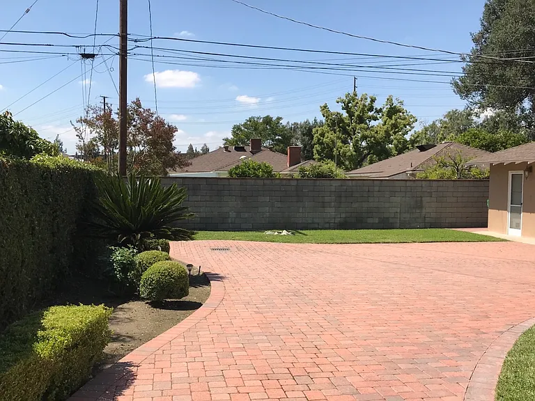 320 E Colorado Blvd — Photo 6