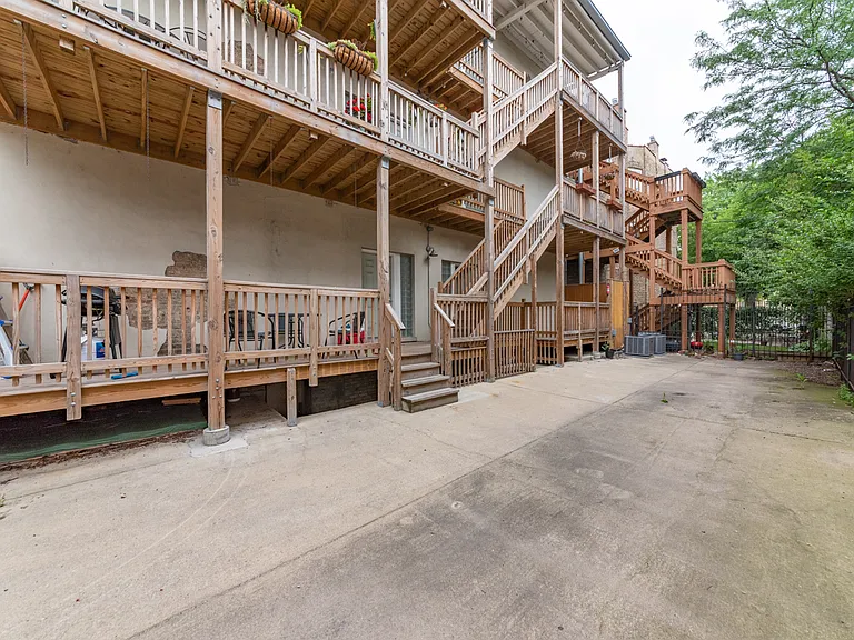2207 W Race Ave #1 — Photo 17