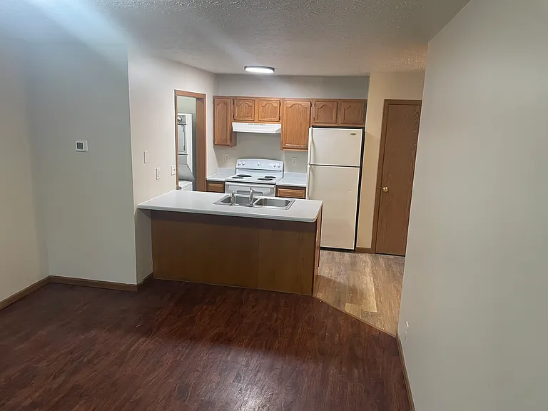 2124 Banstead Ct — Photo 12