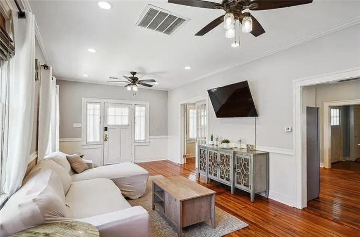 3 bed, 1600 sqft, $2,500 — Photo 2