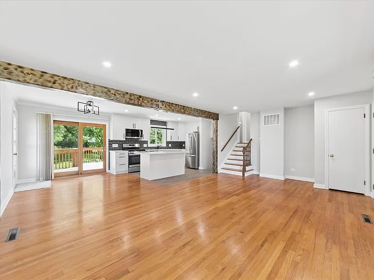 61 Miller Rd — Photo 2