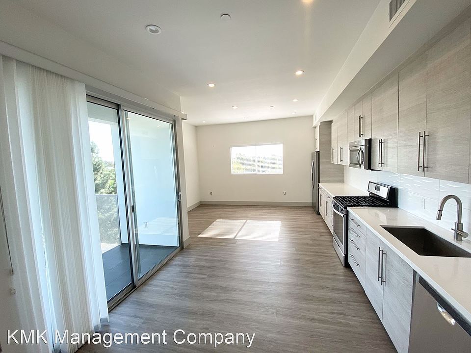 1st image of 11811 Culver Blvd #506