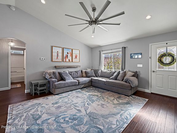 3rd image of 348 Evergreen Dr