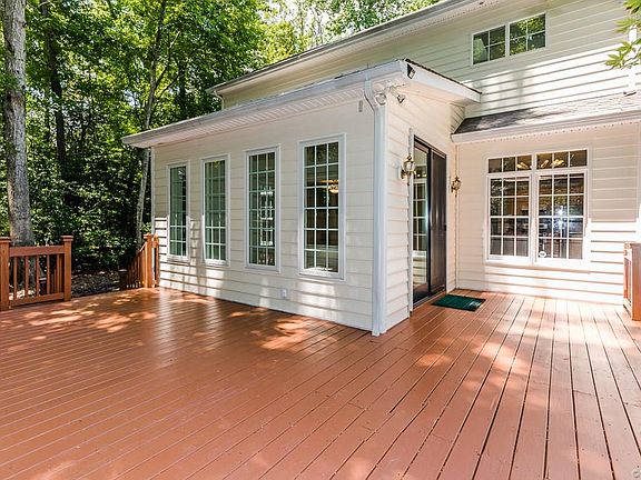 4th image of 9129 Stephens Manor Dr