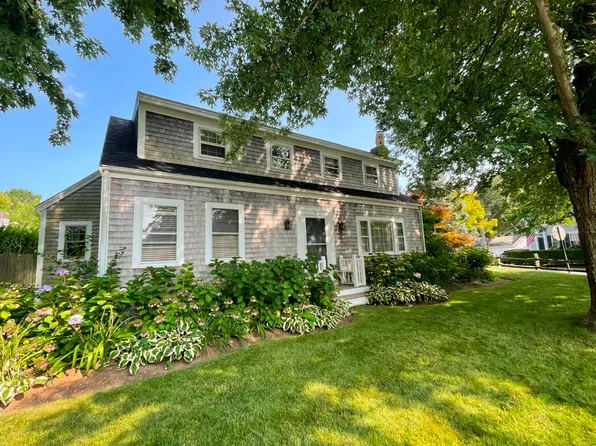 13 Plantingfield Way, Edgartown, MA 02539