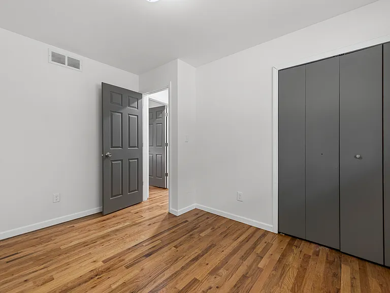 32447 Hawthorne Dr — Photo 12