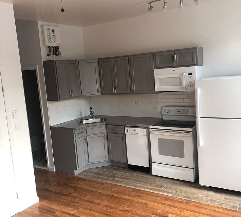 1st image of 752 Nostrand Ave #2