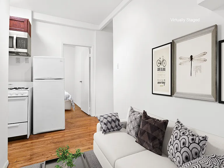 242 E 10th St #8 — Photo 1