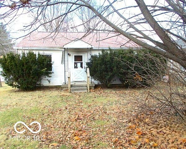 1st image of 504 W Broadway St