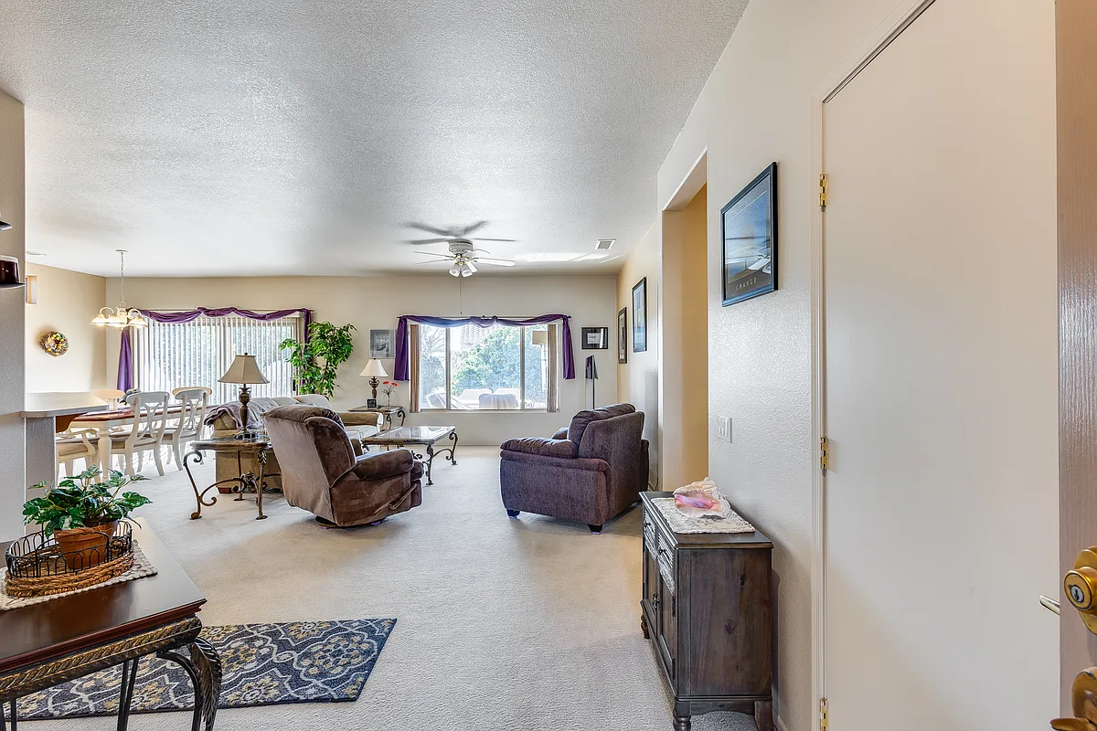 Building Photo - 15973 W Quail Creek Ln