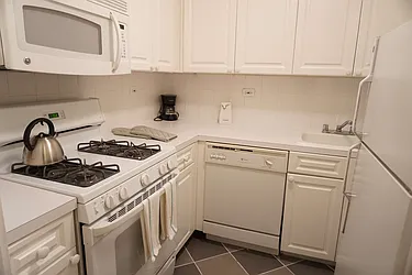 Rented by Manhattan Apartment Organization