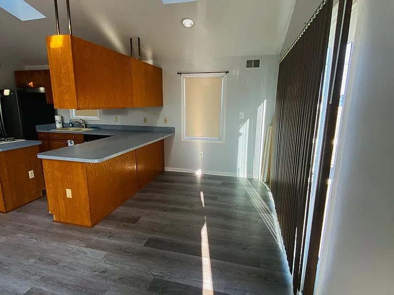 619 Franklin Ave — Photo 3
