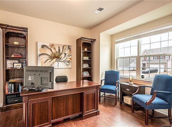 4th image of 105 Lassen Ln #33