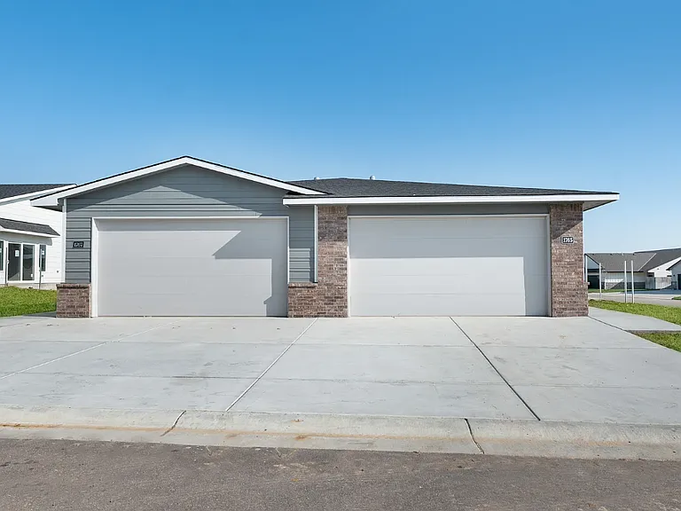 2745 S Airman St #100 — Photo 17